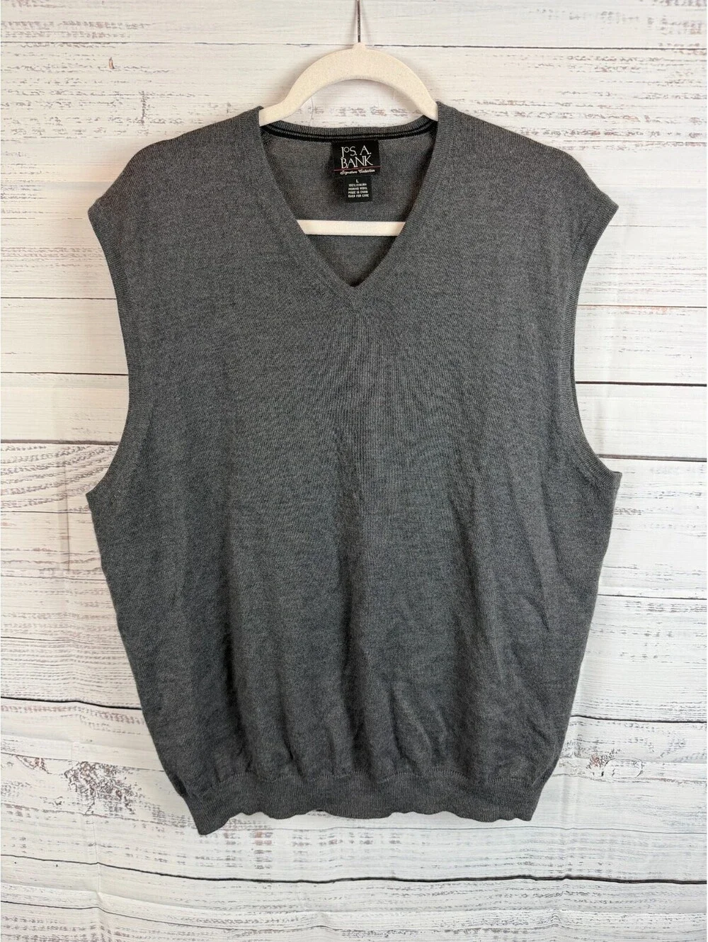 JOS.A.BANK 100% Italian merino wool gray sleeveless knit men's V-neck vest L